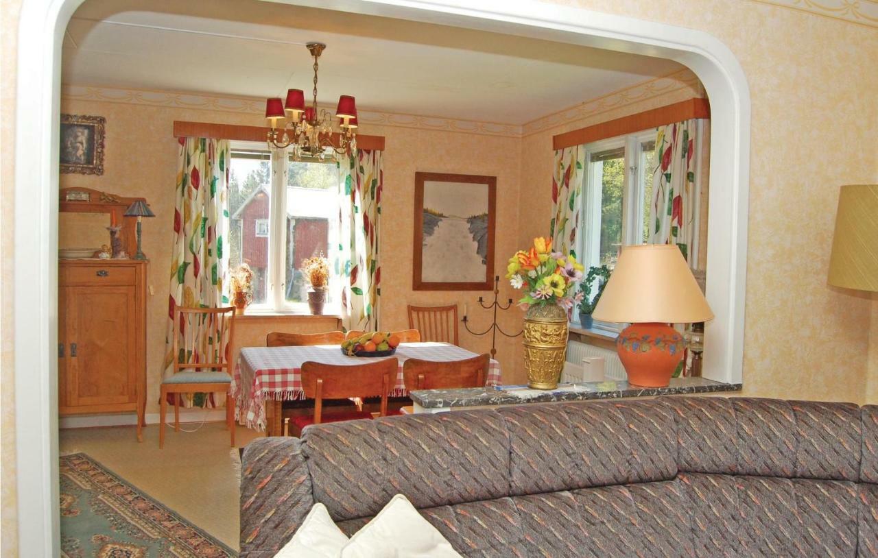 3 Bedroom Amazing Home In Lnsboda Falsehult Eksteriør bilde